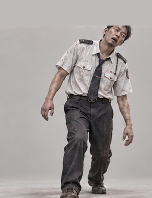 흰 셔츠 제복의 경비원 감염자
